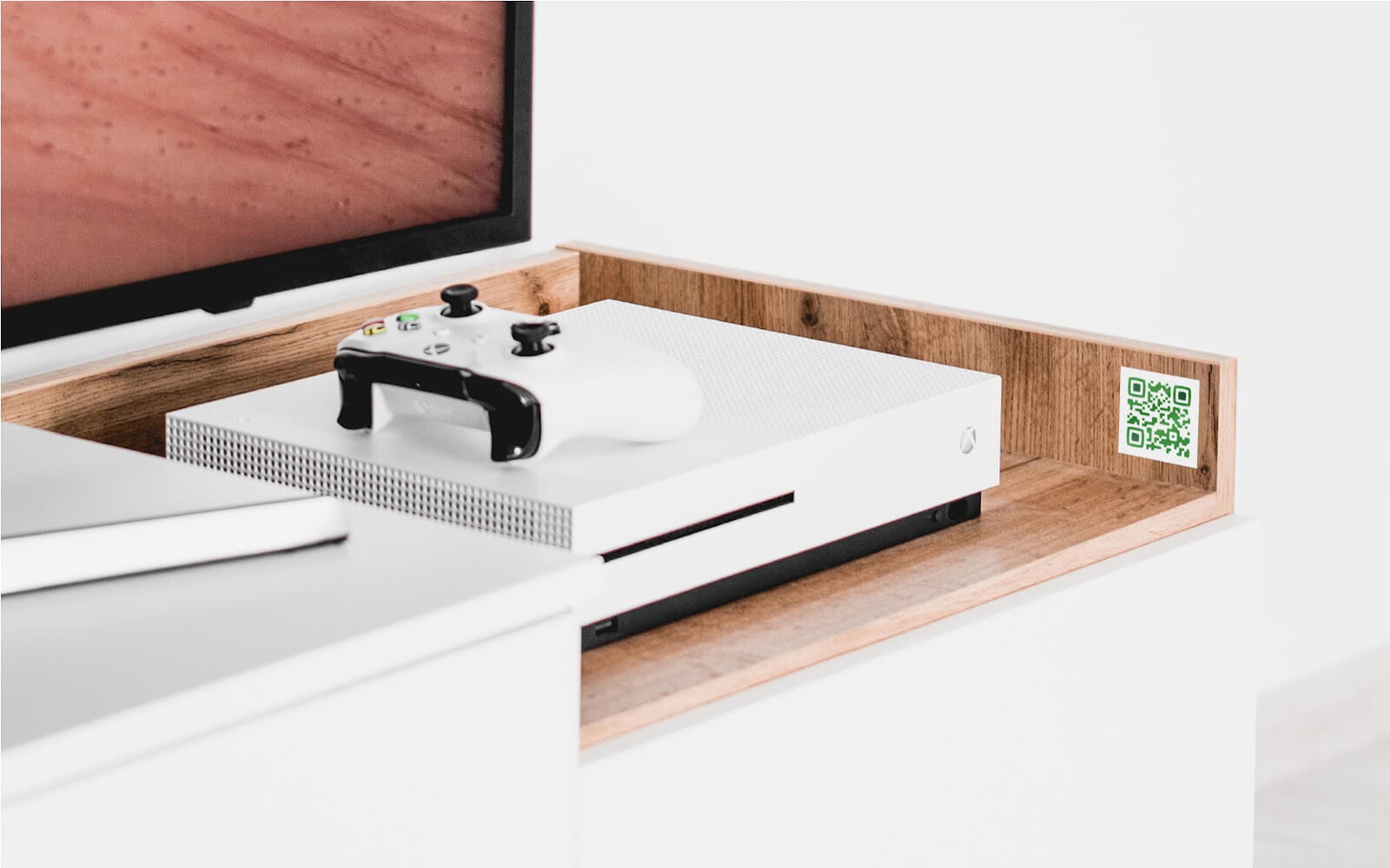 QR Code next to devices that offers product manual